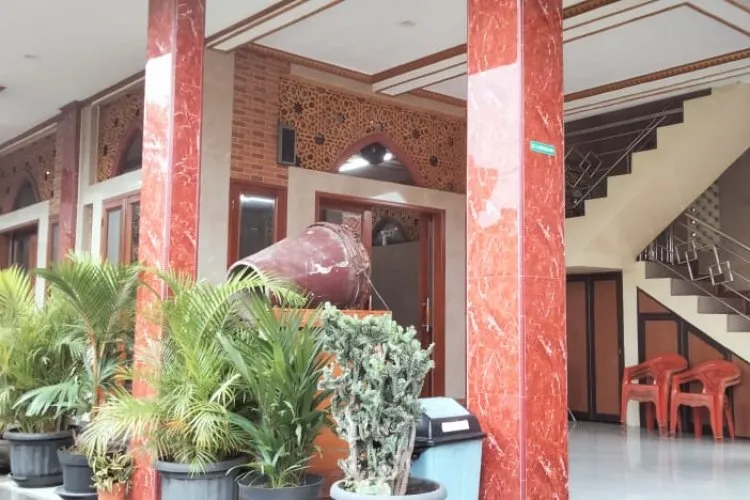 Musholla Al-Hidayah: Tempat Berkumpul yang Menyatu dengan Kehidupan Cilacap